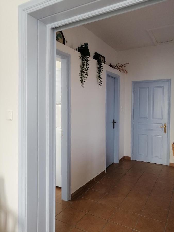 Aegina Port Apt 2-Διαμέρισμα Στο Λιμάνι Της Αίγινας 2 Luaran gambar